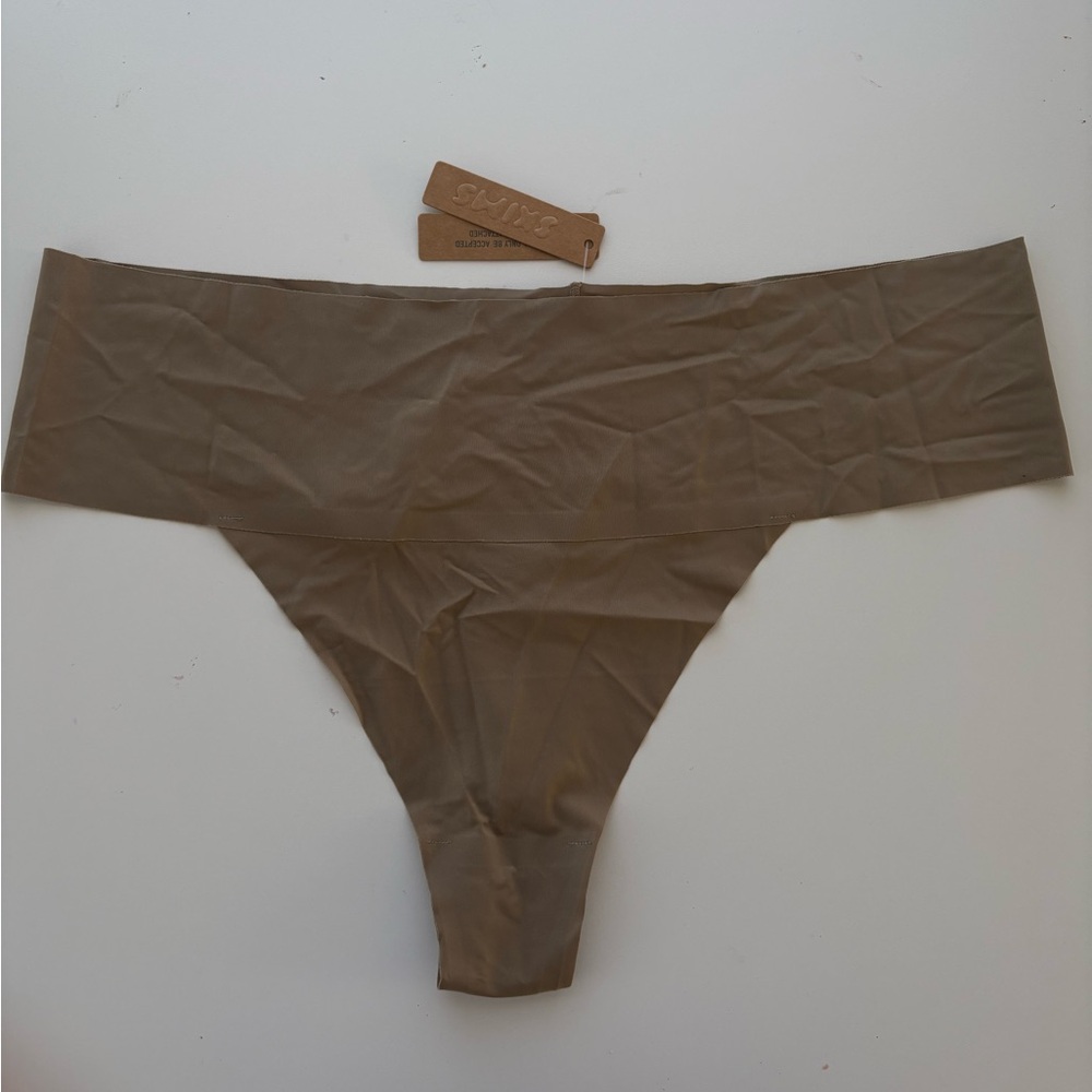 SKIMS “DIPPED THONG”. Size: 2X